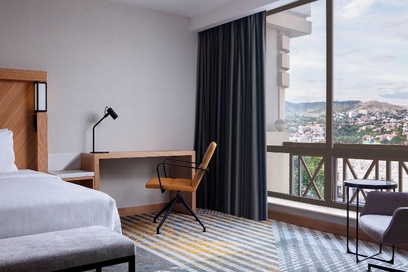 Courtyard by Marriott Tbilisi - Oda