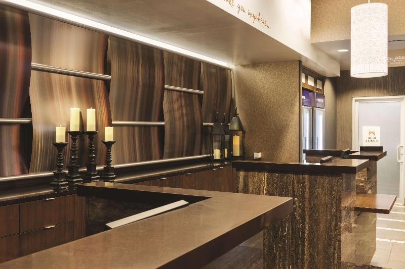 Hilton Garden Inn Midtown East - Lobi