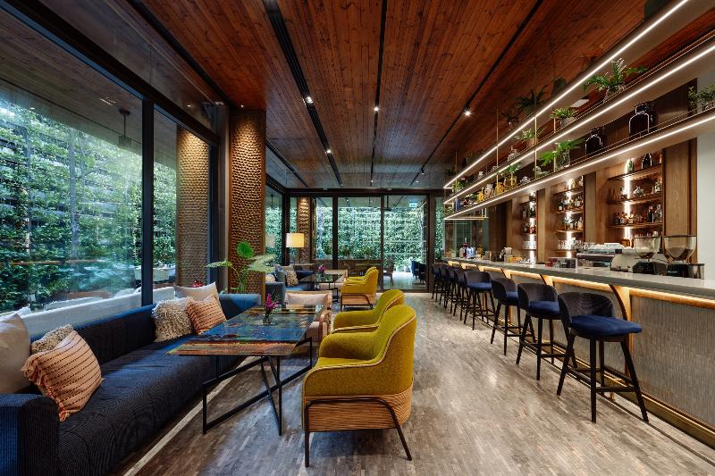 Ad Lib, Bangkok - Bar