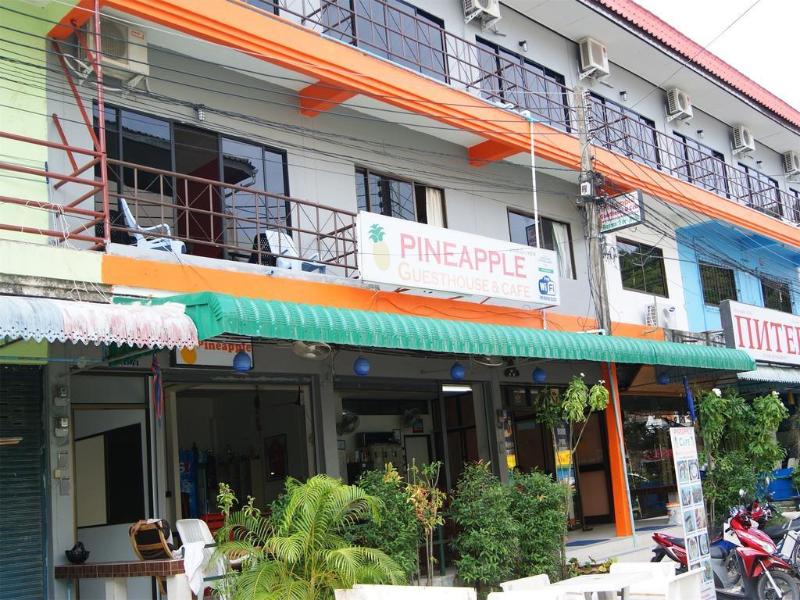 Pineapple Guesthouse Karon - Genel
