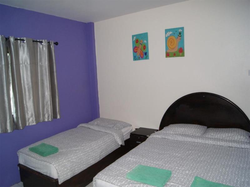 Pineapple Guesthouse Karon - Genel