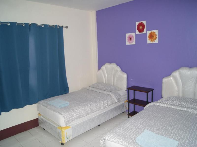 Pineapple Guesthouse Karon - Genel