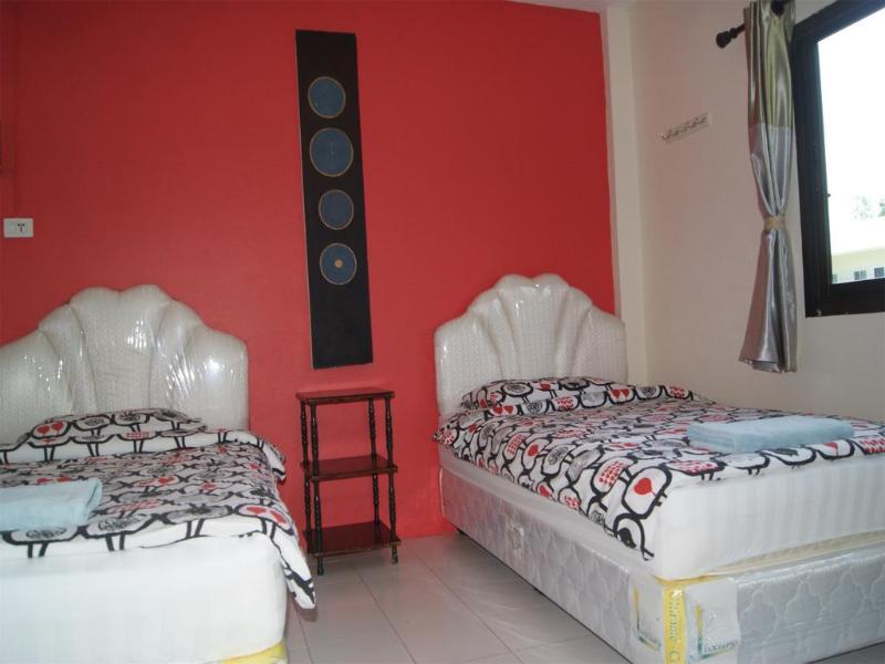 Pineapple Guesthouse Karon - Genel