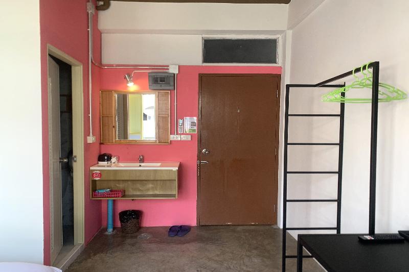Sleep Sheep Phuket Hostel SHA by ZUZU - Oda