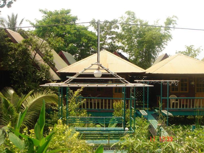 Sam's House Guesthouse - Genel