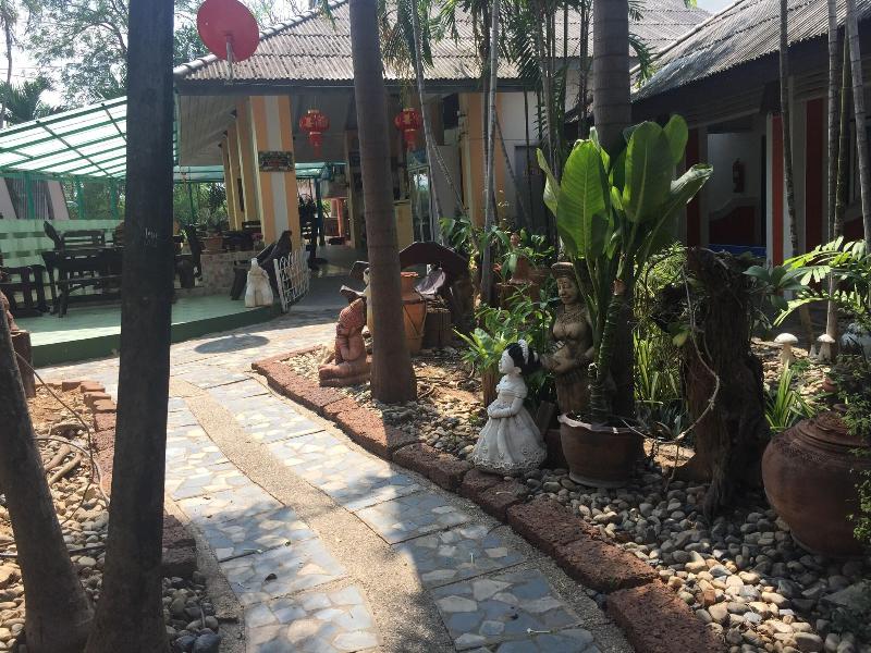 Sam's House Guesthouse - Genel