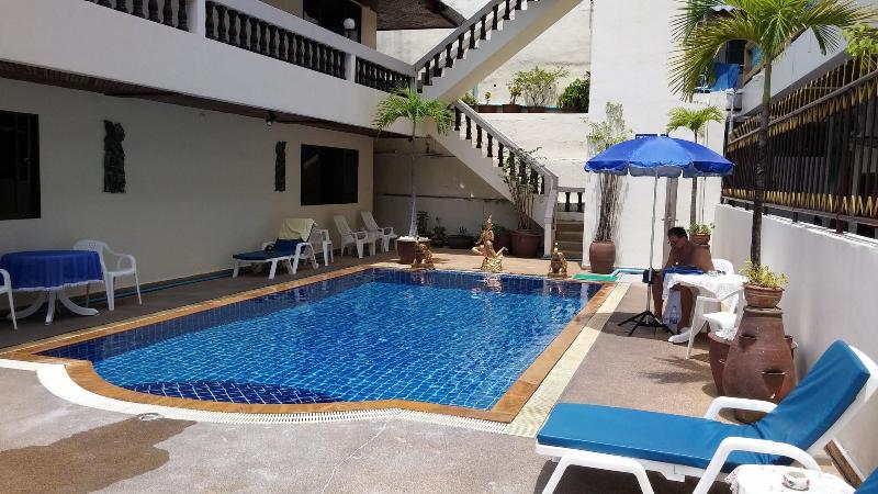 Blue Sky Residence - Havuz