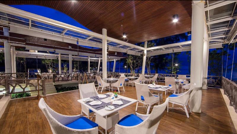 Graceland Khaolak Beach Resort - Bar