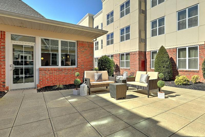 Residence Inn Woodbridge Edison/Raritan Center - Teras