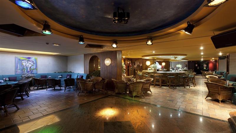 Sol Barbacan - Bar