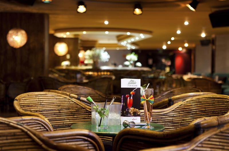 Sol Barbacan - Bar