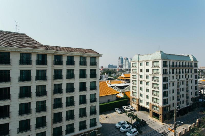 Thomson Residence Bangna - Teras