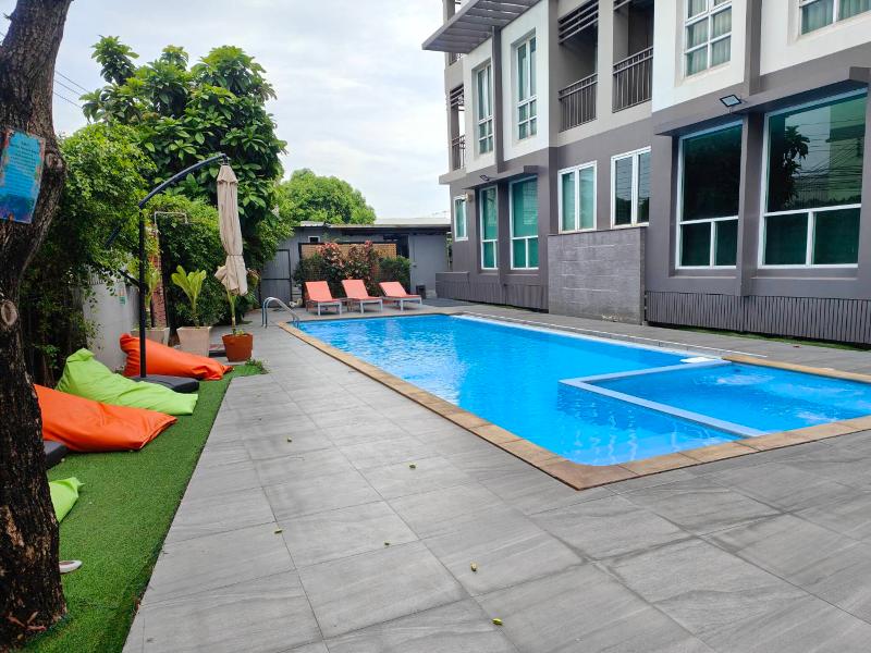 Crystal Suites Suvarnabhumi Airport - Havuz