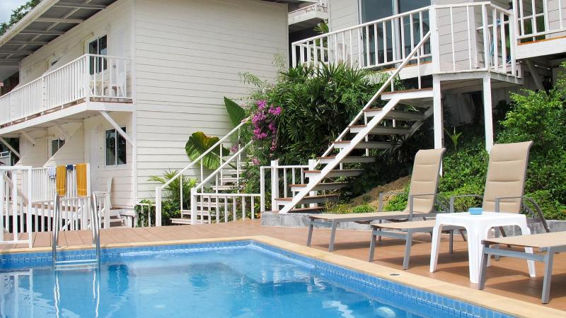 Uphill Cottage - Havuz