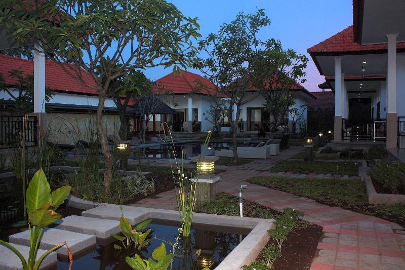 Puri Tulamben Dive Resort - Teras