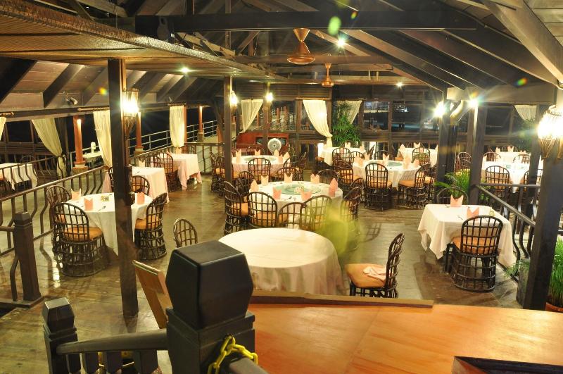 Batam View Beach Resort - Restoran