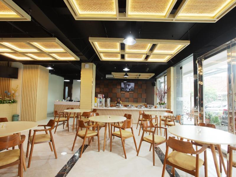 Lynt Hotel Jakarta - Restoran