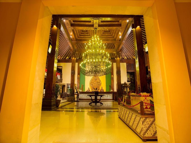 Laras Asri Resort & Spa - Lobi