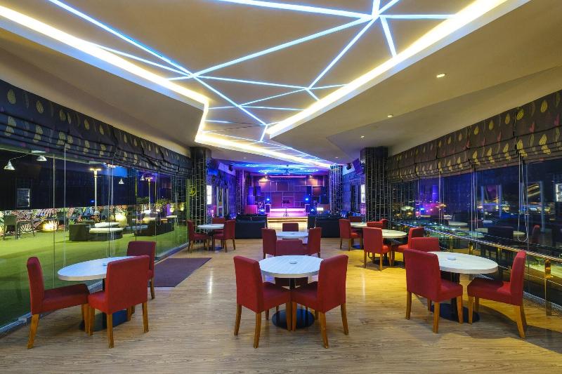 Grand Artos Hotel Magelang - Bar