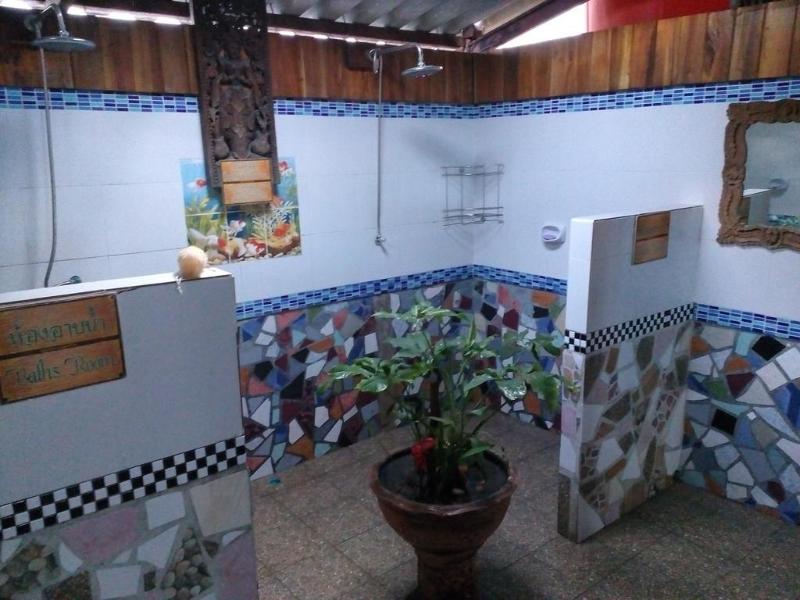 The Guest House - Genel