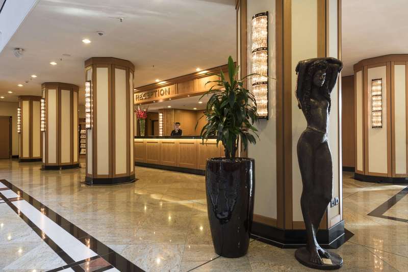 Maritim Hotel Dresden - Lobi
