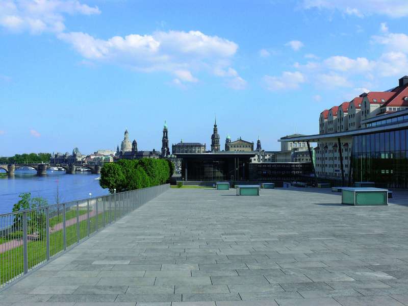 Maritim Hotel Dresden - Genel