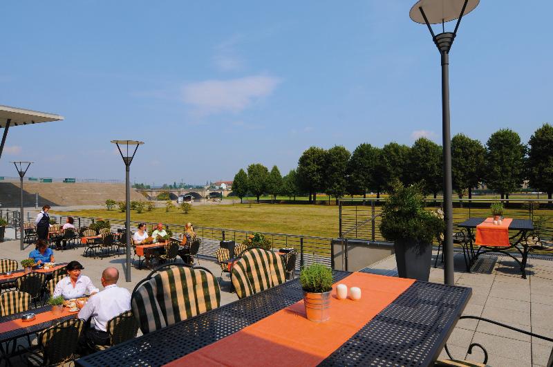 Maritim Hotel Dresden - Genel