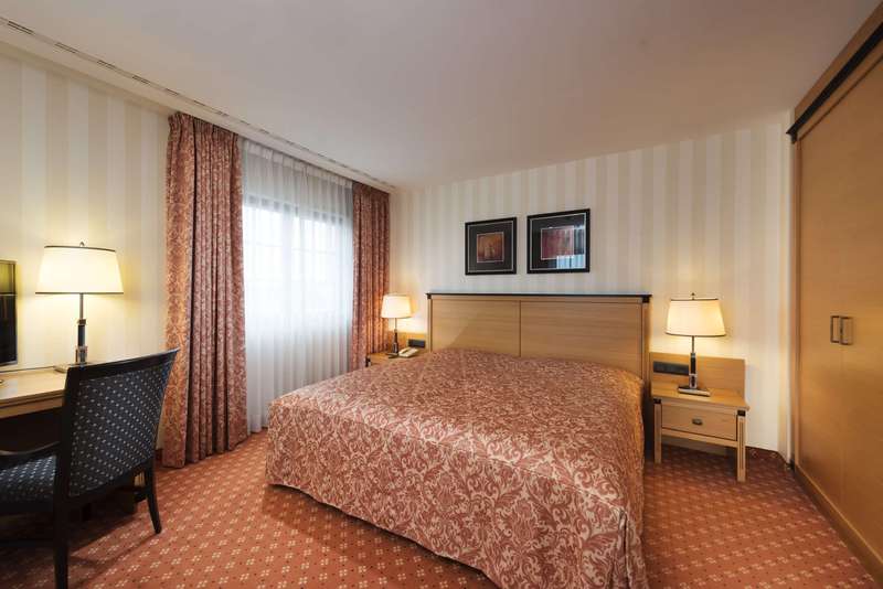 Maritim Hotel Dresden - Oda