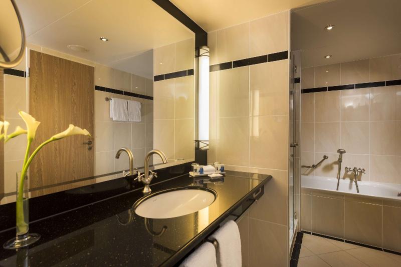 Maritim Hotel Dresden - Oda