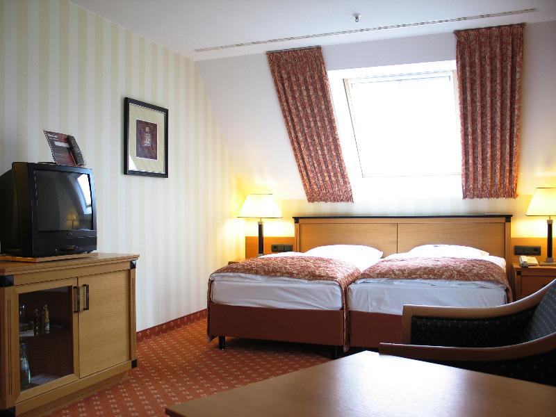 Maritim Hotel Dresden - Oda