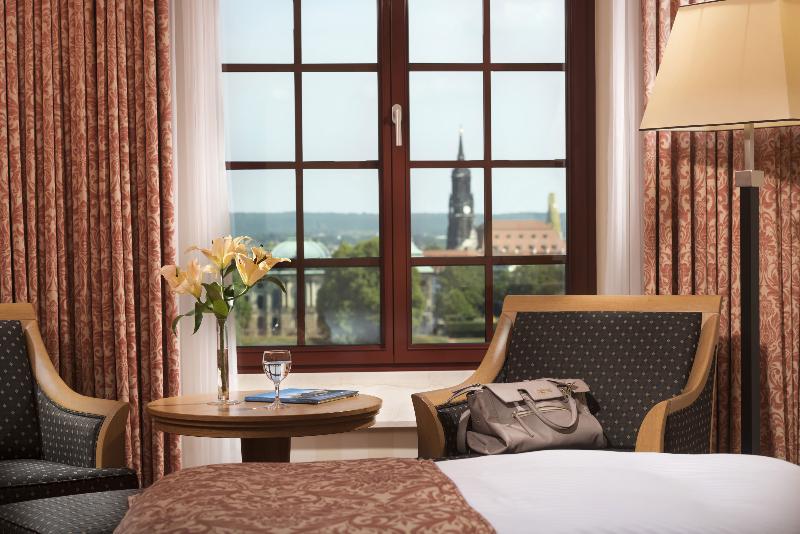 Maritim Hotel Dresden - Oda