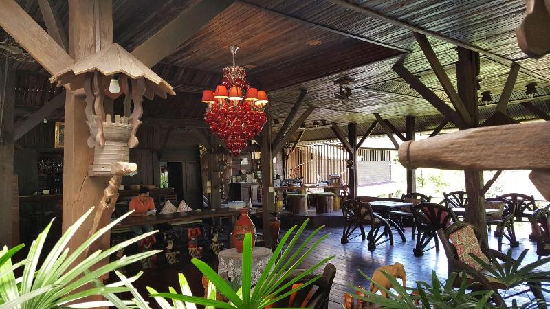 At Home Resort - Lobi