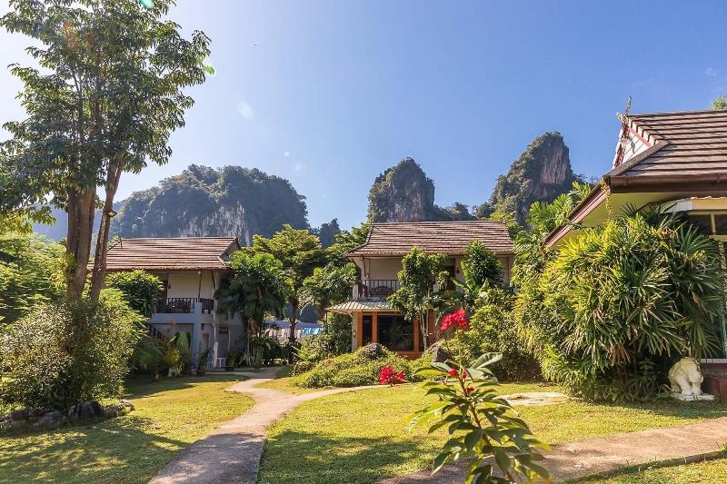 At Home Resort - Genel