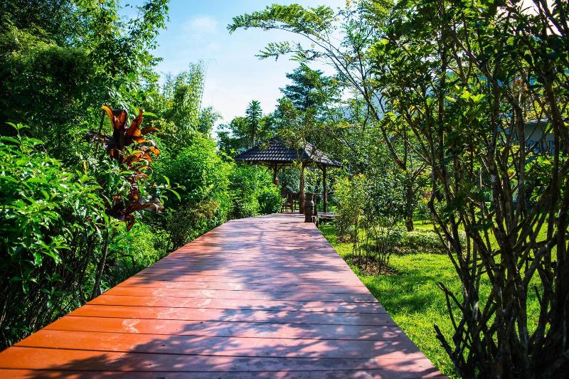At Home Resort - Genel