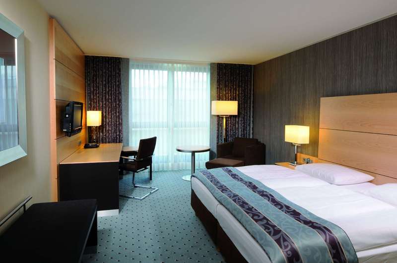 Maritim Hotel Düsseldorf - Oda