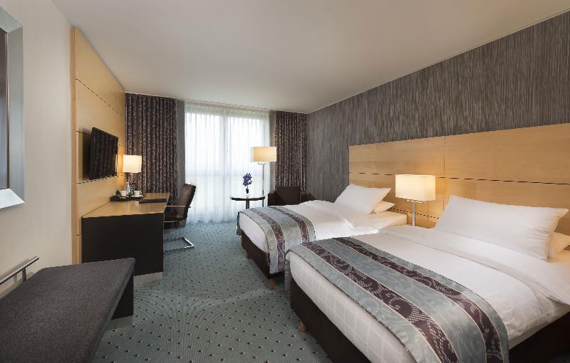 Maritim Hotel Düsseldorf - Oda