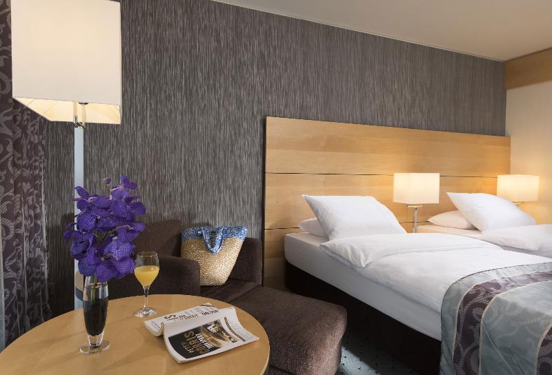 Maritim Hotel Düsseldorf - Oda