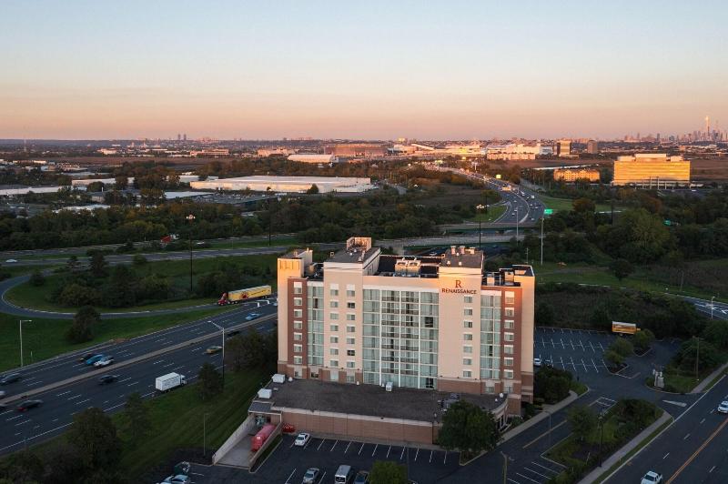 Renaissance Meadowlands Hotel - Genel