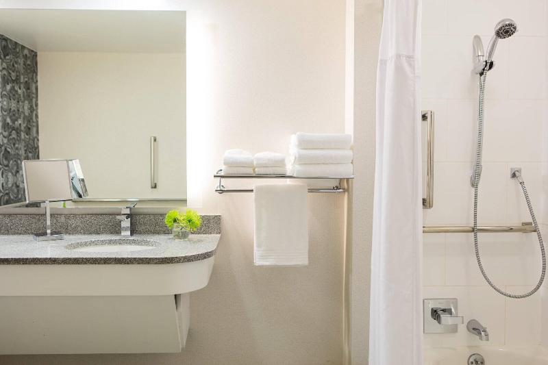 Renaissance Meadowlands Hotel - Oda