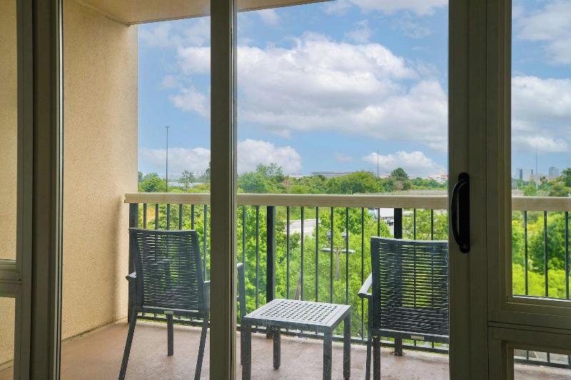 Renaissance Meadowlands Hotel - Oda