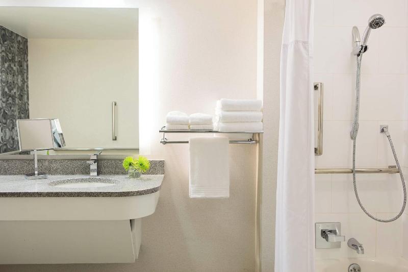 Renaissance Meadowlands Hotel - Oda