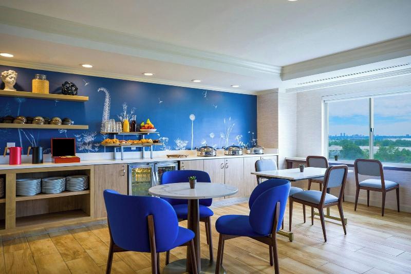 Renaissance Meadowlands Hotel - Oda