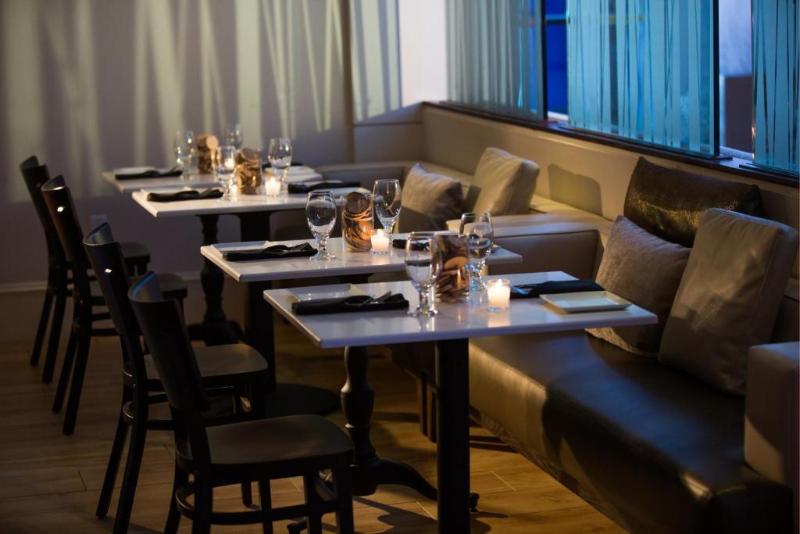 Renaissance Meadowlands Hotel - Restoran