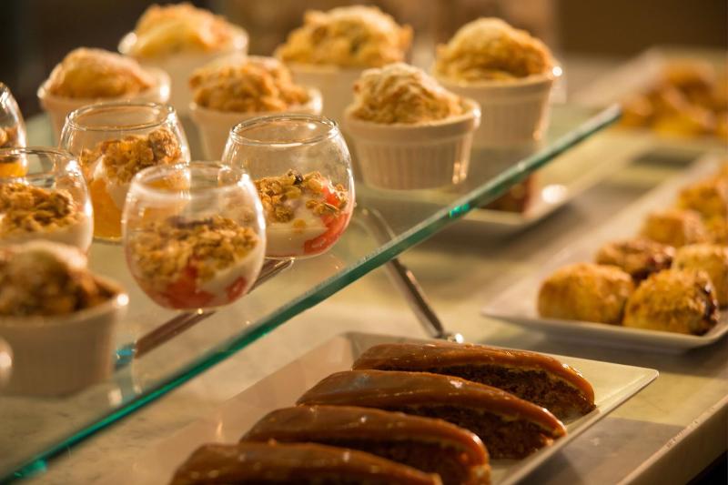 Renaissance Meadowlands Hotel - Restoran