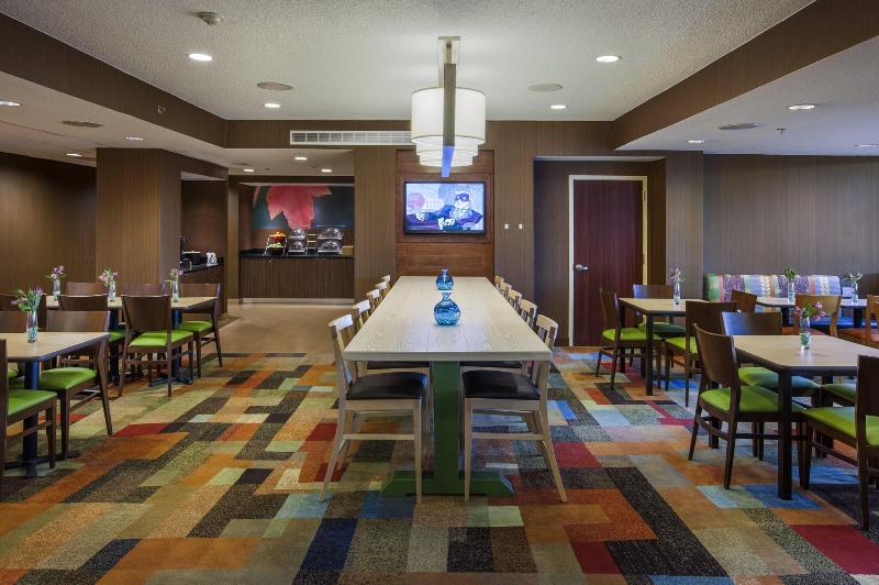 Fairfield Inn East Rutherford Meadowlands - Restoran