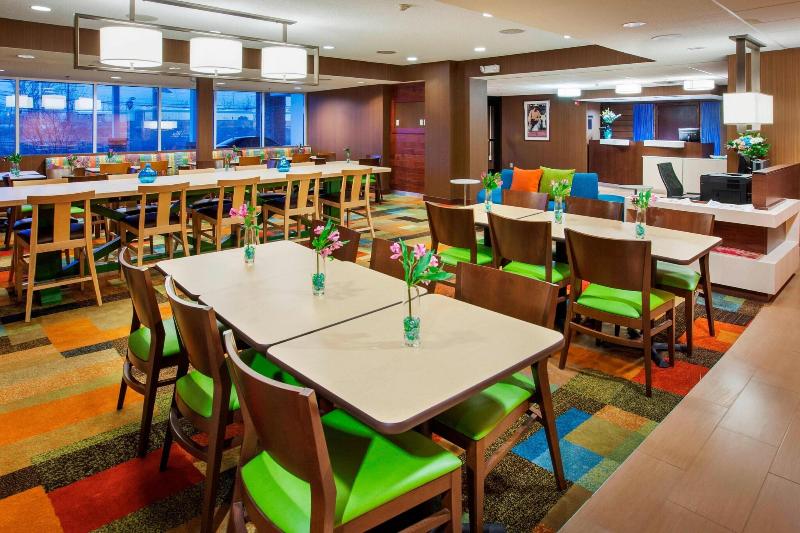 Fairfield Inn East Rutherford Meadowlands - Restoran