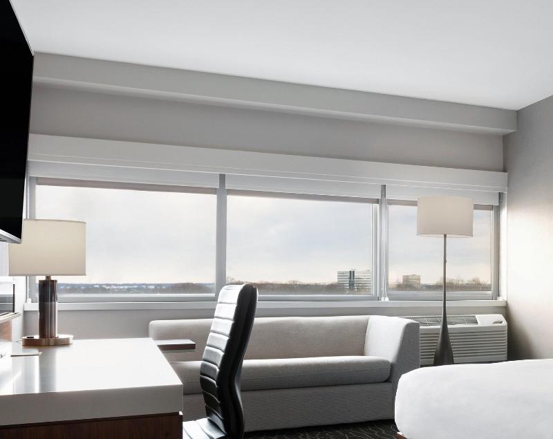 Delta Woodbridge Hotel - Oda