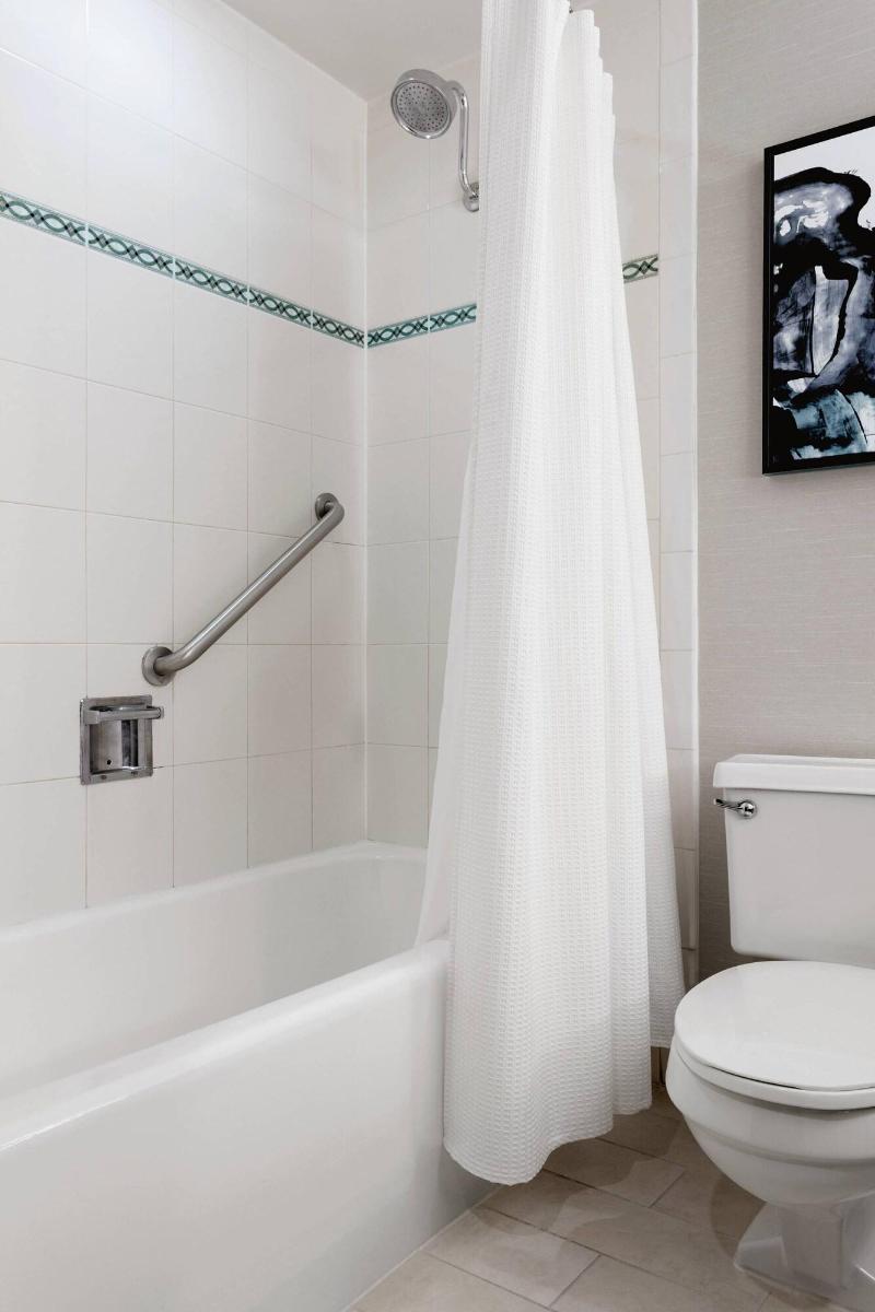 Delta Woodbridge Hotel - Oda