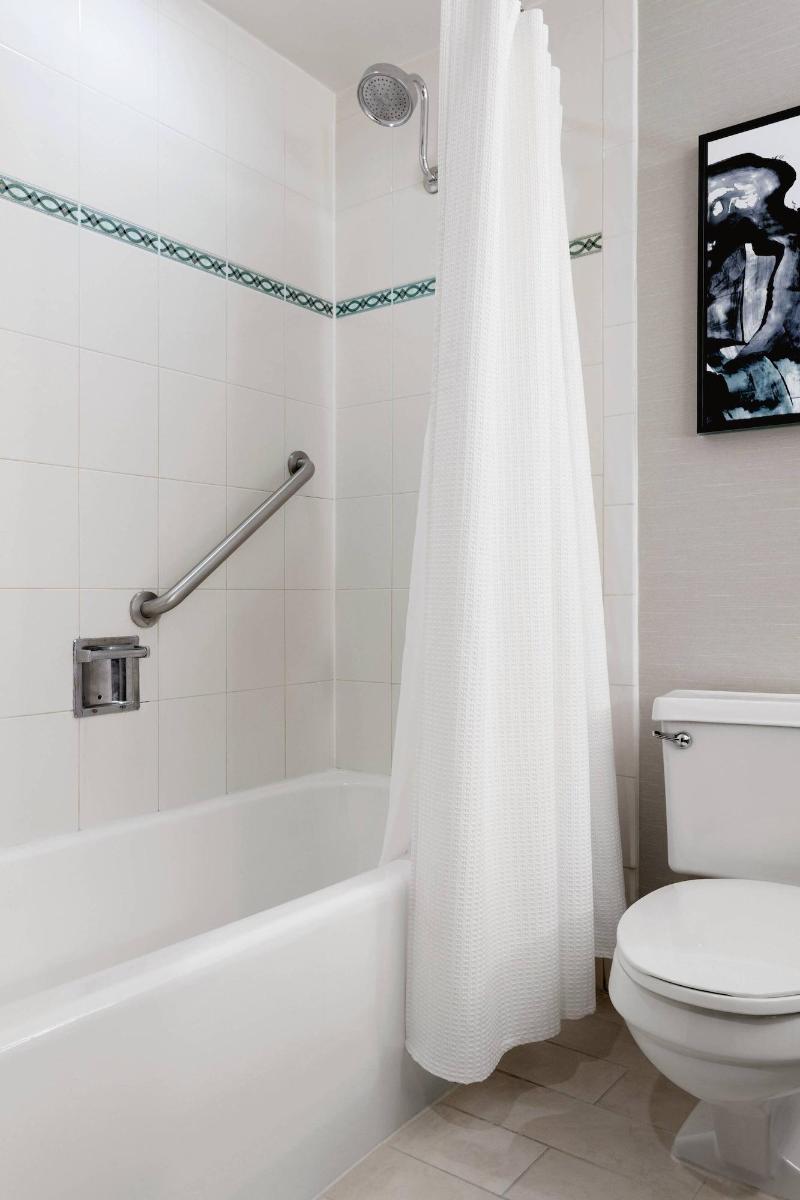 Delta Woodbridge Hotel - Oda