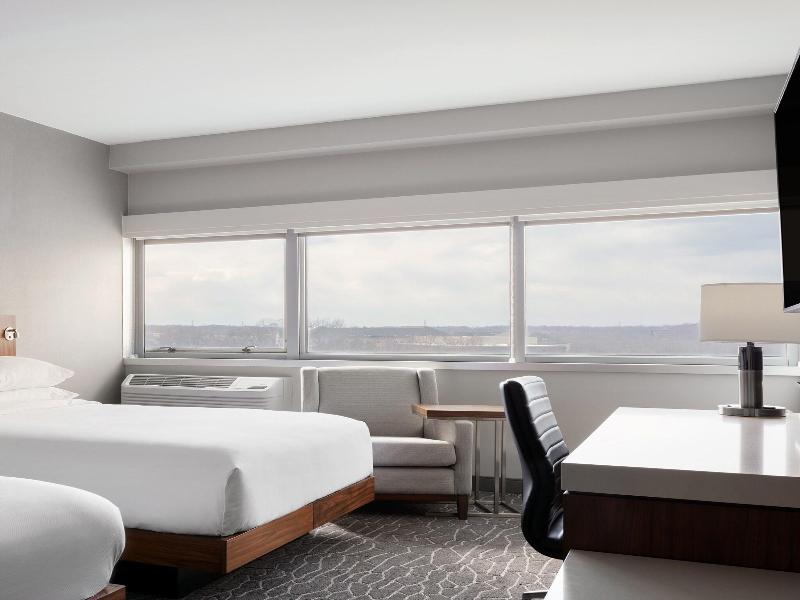 Delta Woodbridge Hotel - Oda